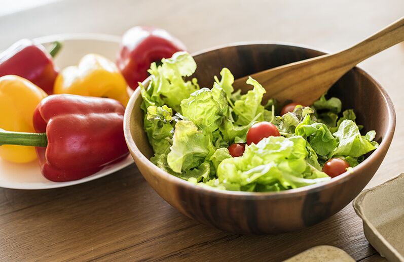 Lečo salát může sloužit jako chutná a zdravá příloha. 