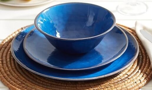 modré nádobí na hubnutí