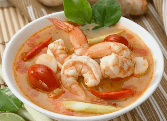 Polévka Tom Yam s krevetami